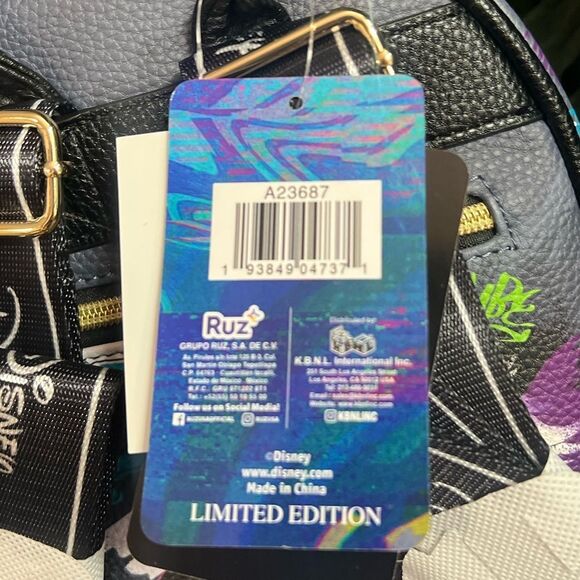 WondaPop Disney Villains Pop Art Mini Backpack in Black. Limited Edition. NWT! - Picture 16 of 16